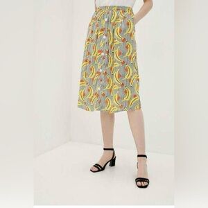 Designed in Spain Tropical fruit skirt fully lined with pockets